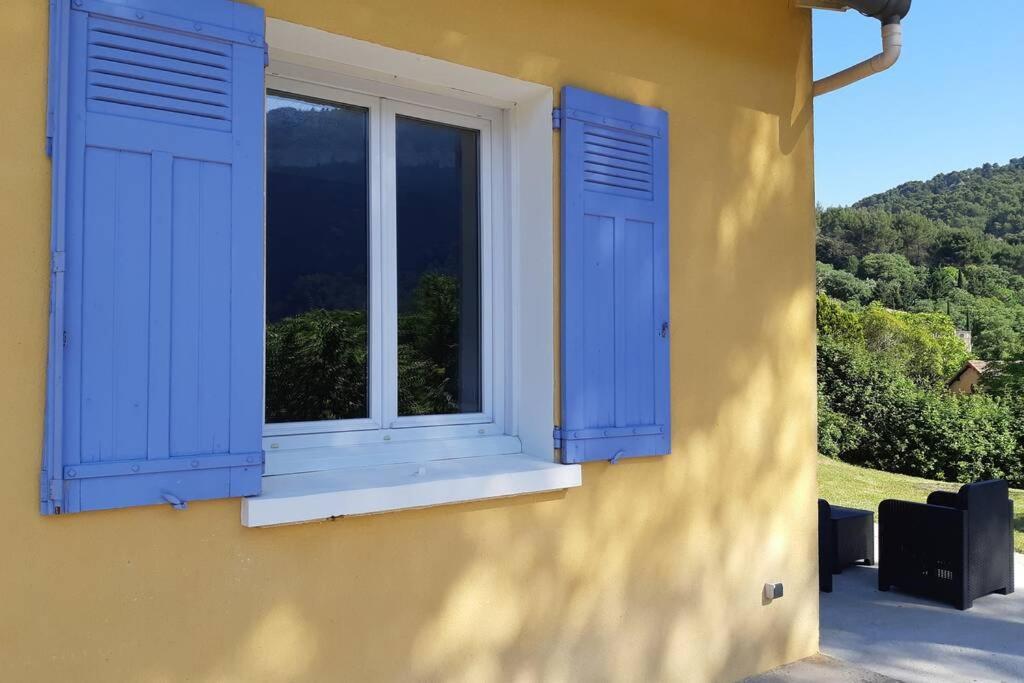 Vue Panoramique Sur Le Chateau,Montagne Et Grottes Fontaine-de-Vaucluse Bagian luar foto